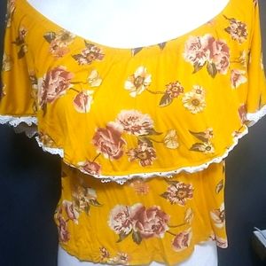 🍁🍁🍁Mustard and Maron Floral top